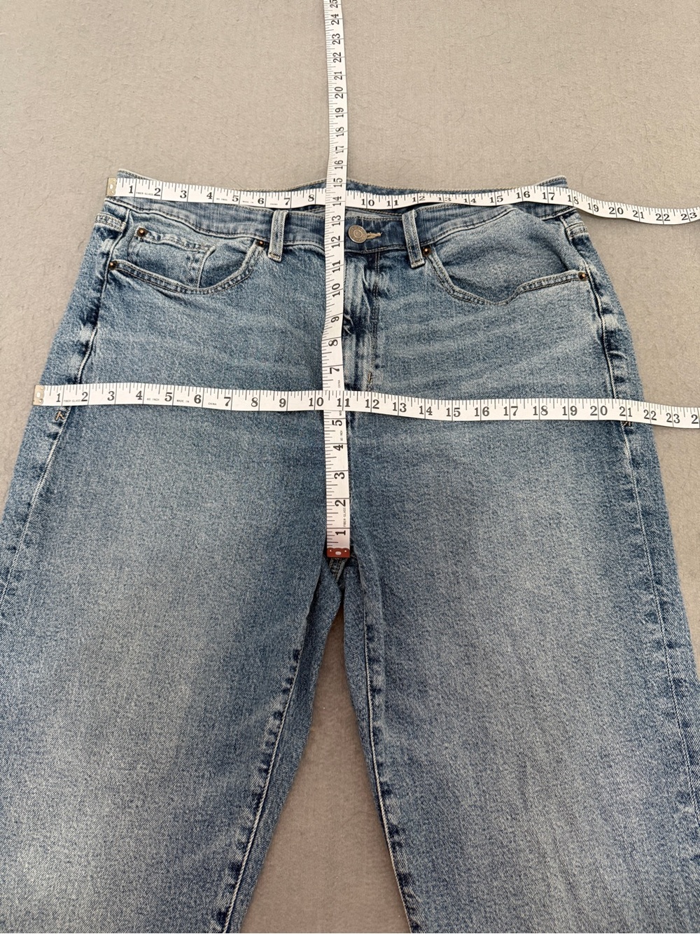 torrid Light Blue Straight Leg High-Rise Ankle Crop Women’s Jeans Size 16 - Picture 3 of 6